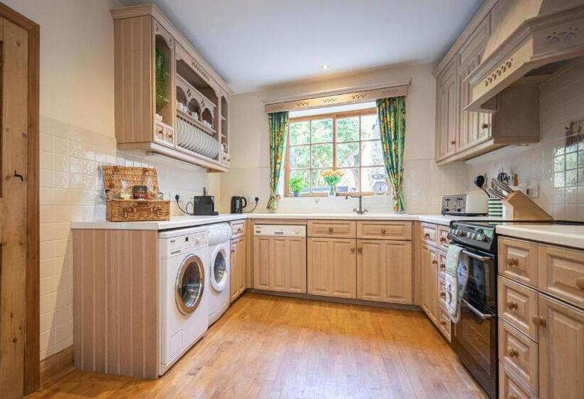 فندق Goldsborough Hall