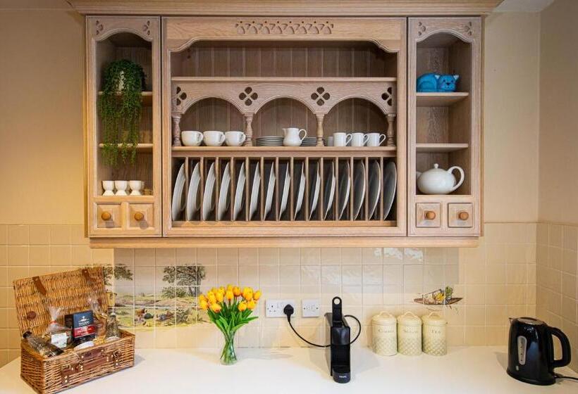 فندق Goldsborough Hall