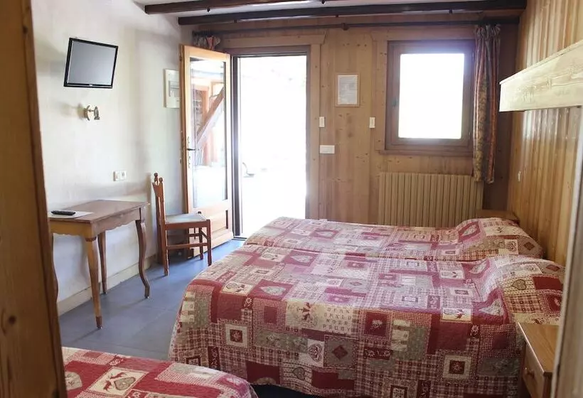 ホテル Hôtel Les Bernards