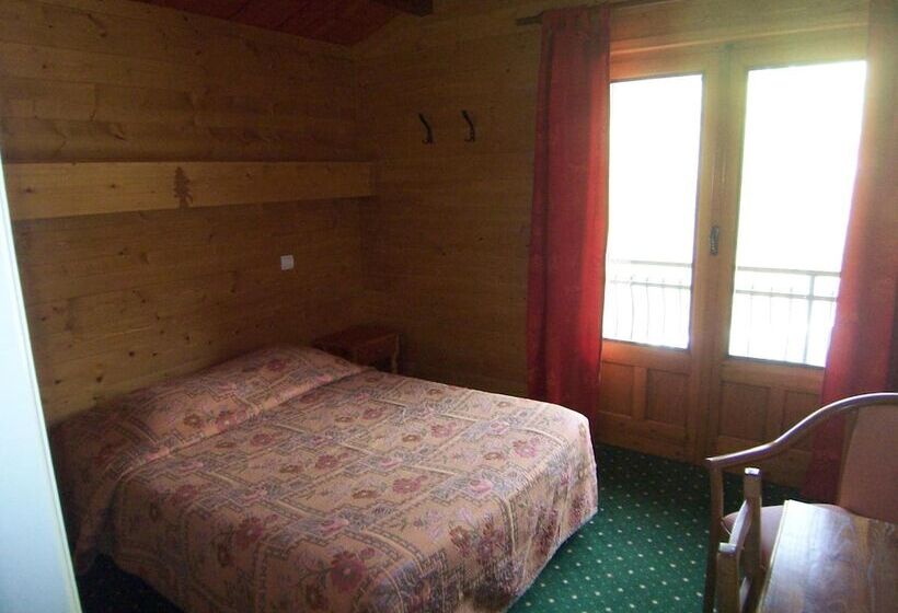 هتل Hôtel Les Bernards