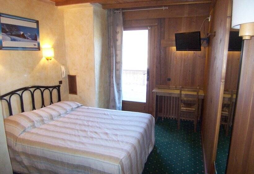 هتل Hôtel Les Bernards