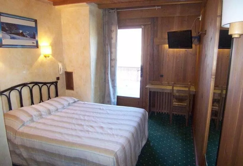 ホテル Hôtel Les Bernards