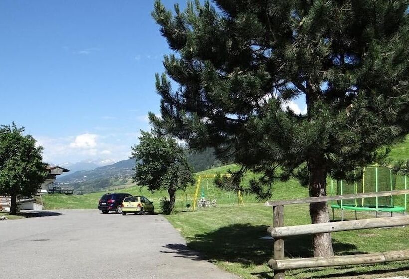 هتل Hôtel Les Bernards