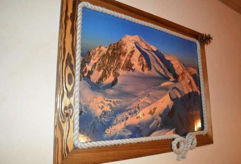 هتل Hôtel Les Bernards