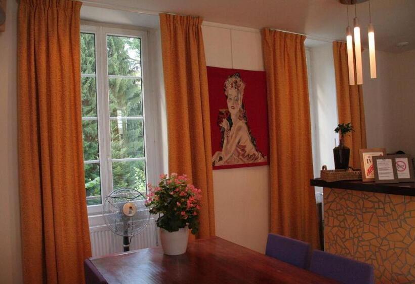 בית מלון כפרי La Beauze