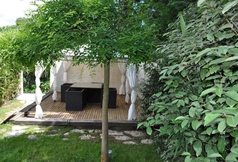 Hotelli La Bégude Du Pascouren