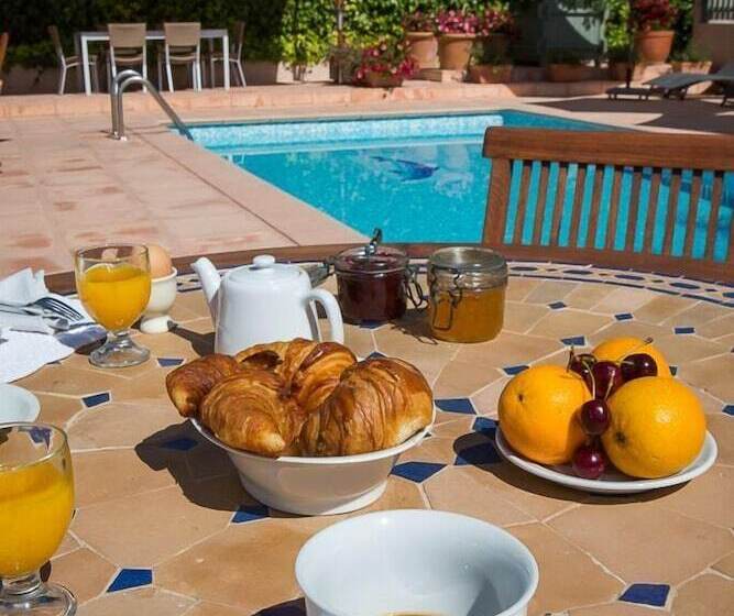 Отель La Bégude Du Pascouren