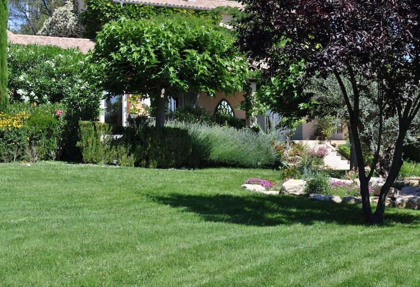 Отель La Bégude Du Pascouren