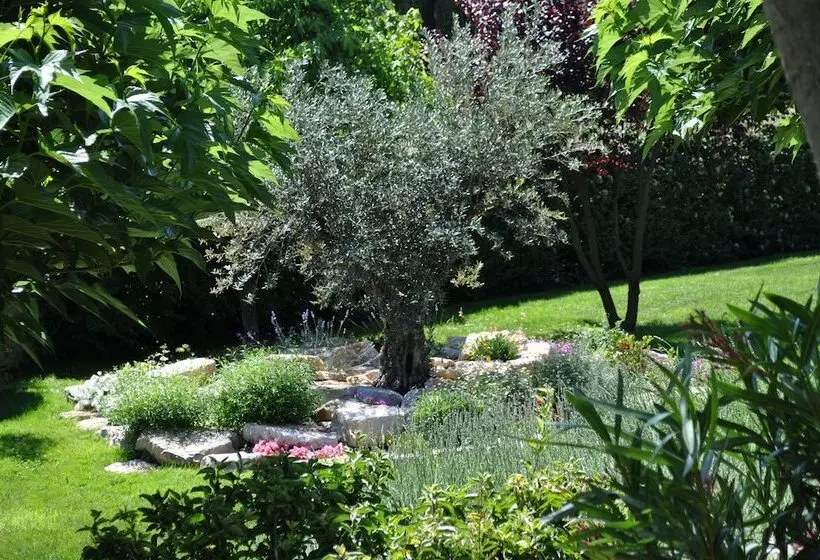 Hotelli La Bégude Du Pascouren