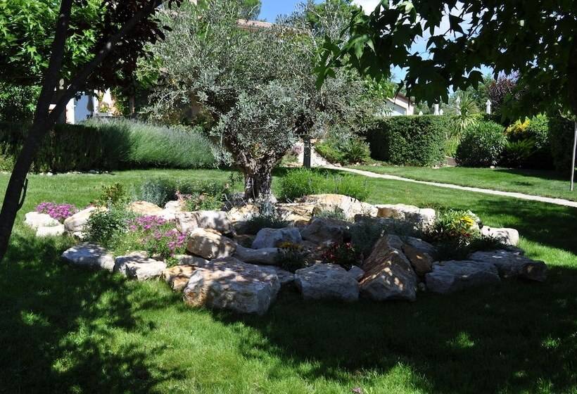 Отель La Bégude Du Pascouren