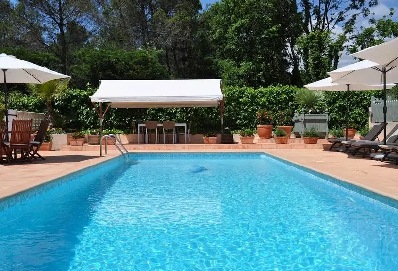 Hotelli La Bégude Du Pascouren