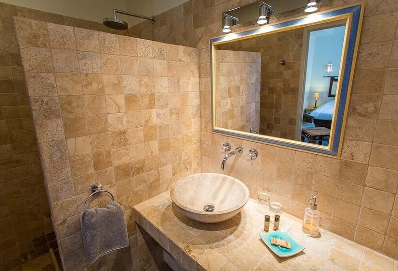 Отель La Bégude Du Pascouren