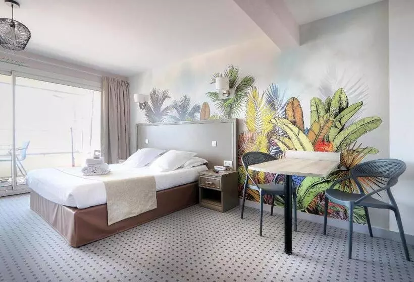 هتل Hôtel La Petite Sirène Quiberon