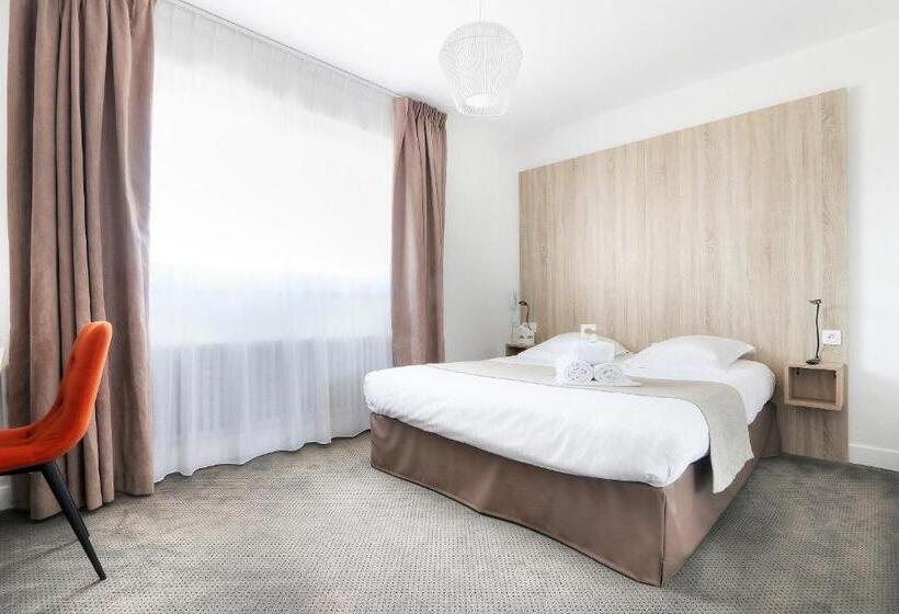 هتل Hôtel La Petite Sirène Quiberon