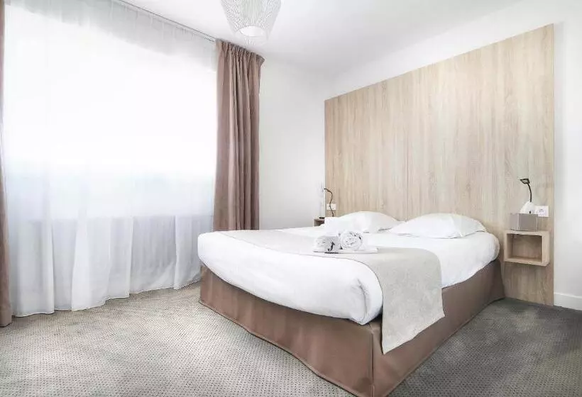 هتل Hôtel La Petite Sirène Quiberon