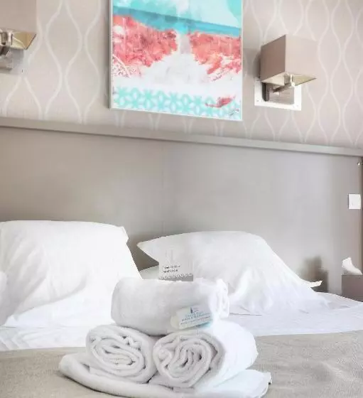 هتل Hôtel La Petite Sirène Quiberon