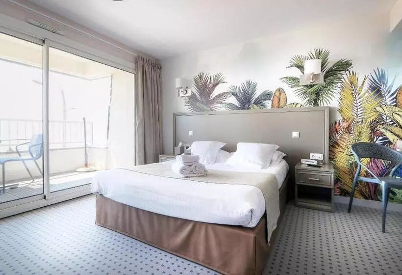 هتل Hôtel La Petite Sirène Quiberon