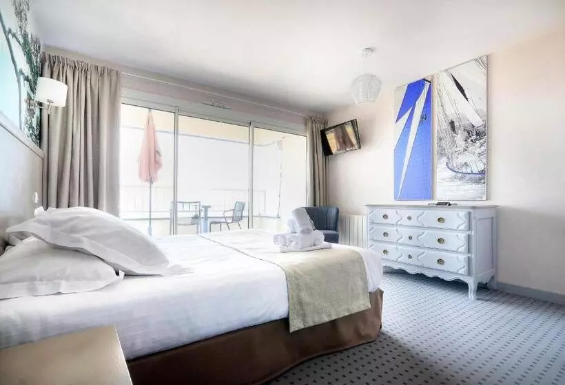 هتل Hôtel La Petite Sirène Quiberon