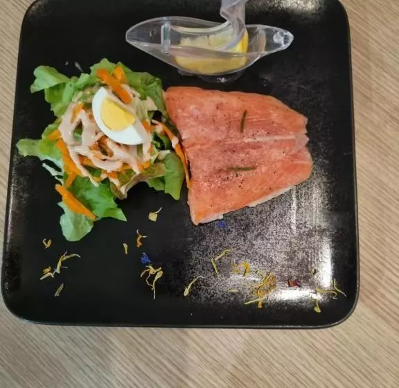 ホテル Logis Hôtel Restaurant Les Carillons
