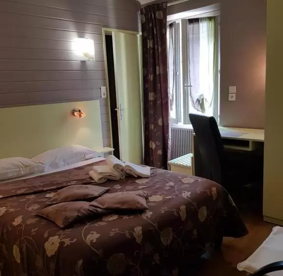 ホテル Logis Hôtel Restaurant Les Carillons