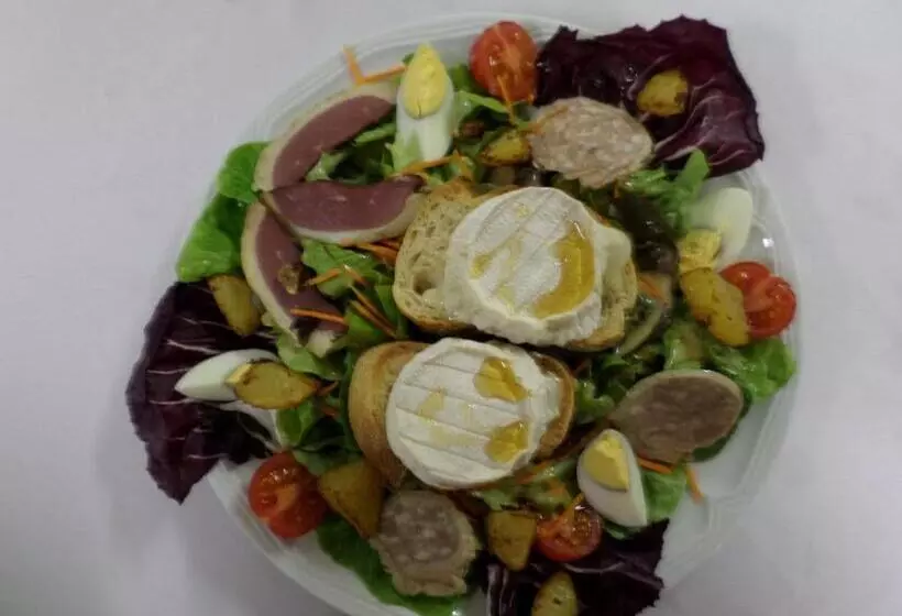 ホテル Logis Hôtel Restaurant Les Carillons