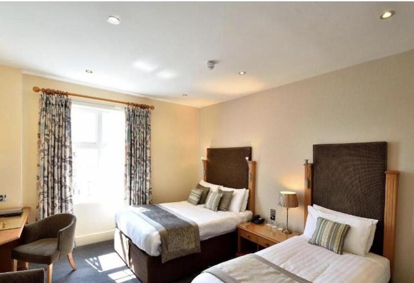 בית מלון כפרי Queens Court