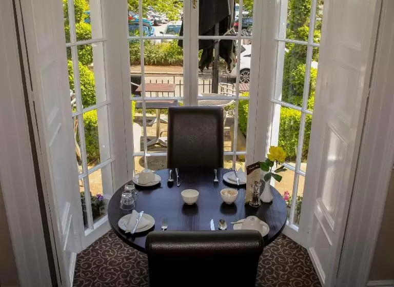Hotel Queens Court