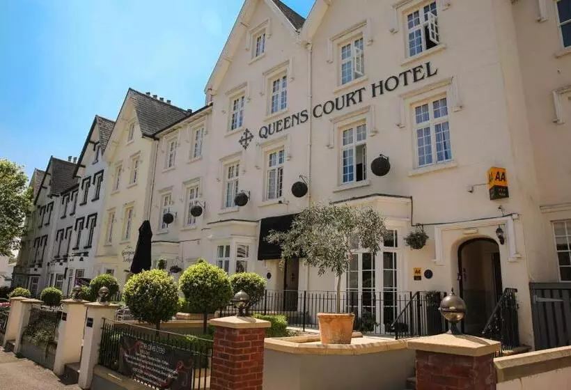Hotel Queens Court