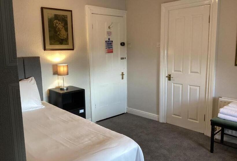 Отель Rayanne House