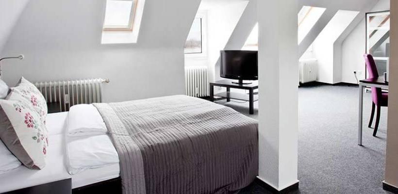 ホテル Rheinstation