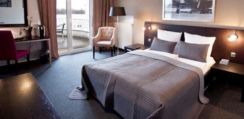 ホテル Rheinstation