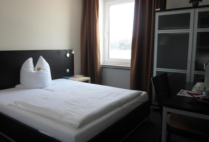 ホテル Rheinstation