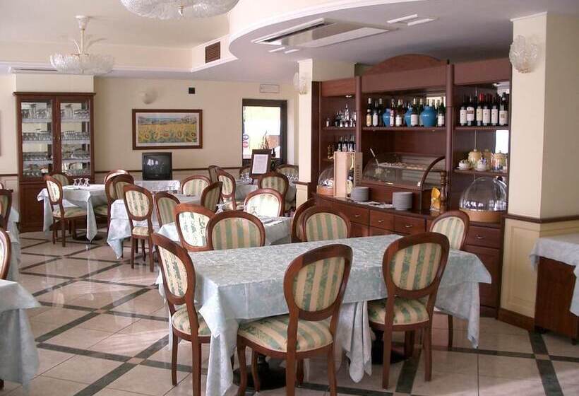 فندق Stella 2000