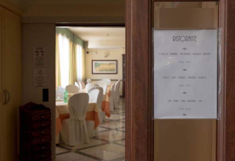 فندق Stella 2000