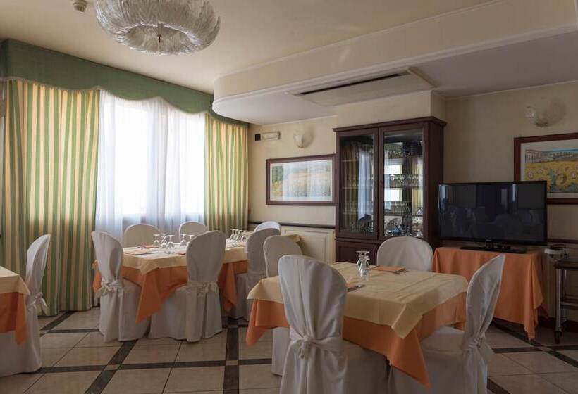 فندق Stella 2000