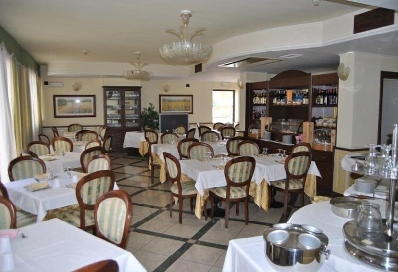 فندق Stella 2000