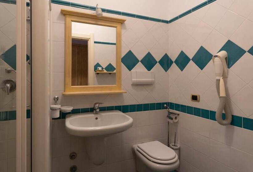 فندق Stella 2000