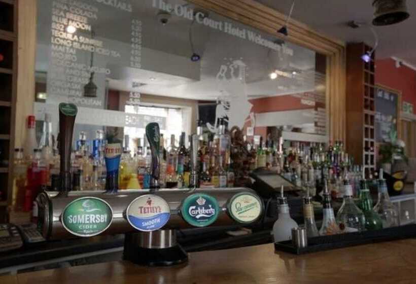 فندق The Old Court