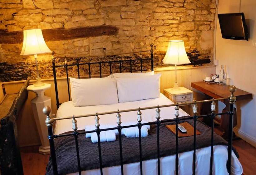 فندق The Old Court