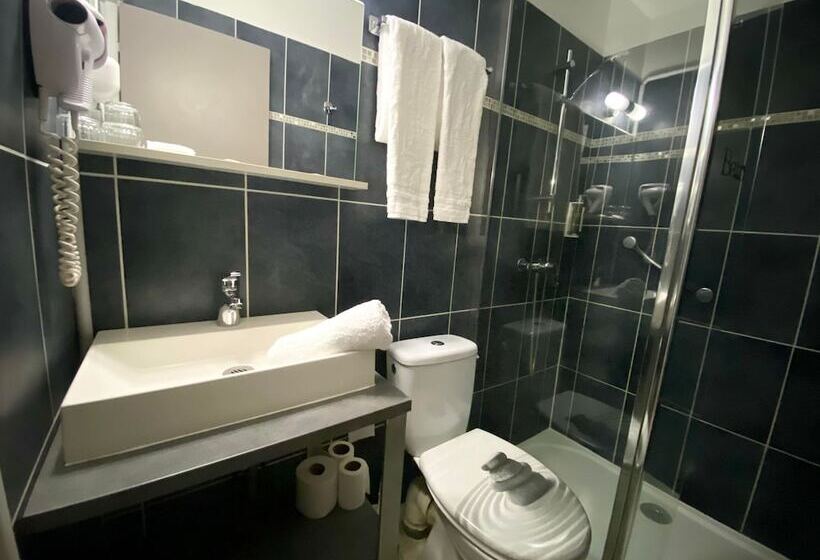 酒店 The Originals City, Hôtel Azur,fossurmer