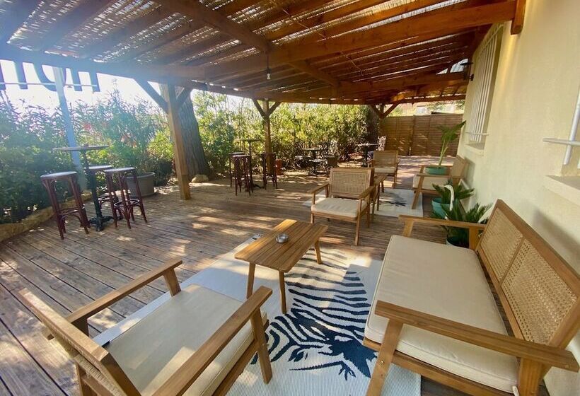 酒店 The Originals City, Hôtel Azur,fossurmer