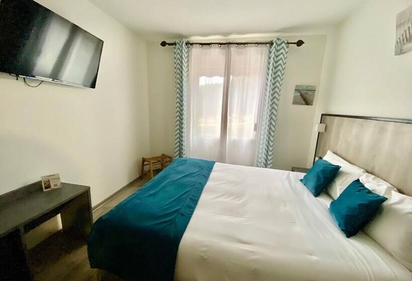 酒店 The Originals City, Hôtel Azur,fossurmer