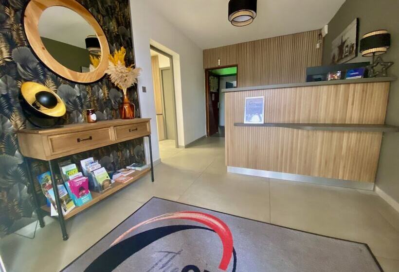 酒店 The Originals City, Hôtel Azur,fossurmer