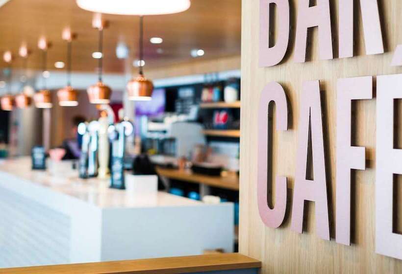 בית מלון כפרי Travelodge London Vauxhall