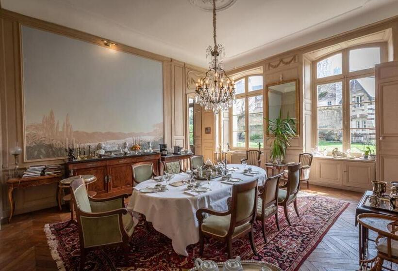 L Hotel De Panette, Un Exceptionnel Château En Ville Cathédrale