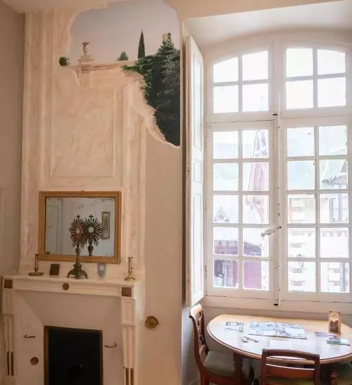 L Hotel De Panette, Un Exceptionnel Château En Ville   Cathédrale