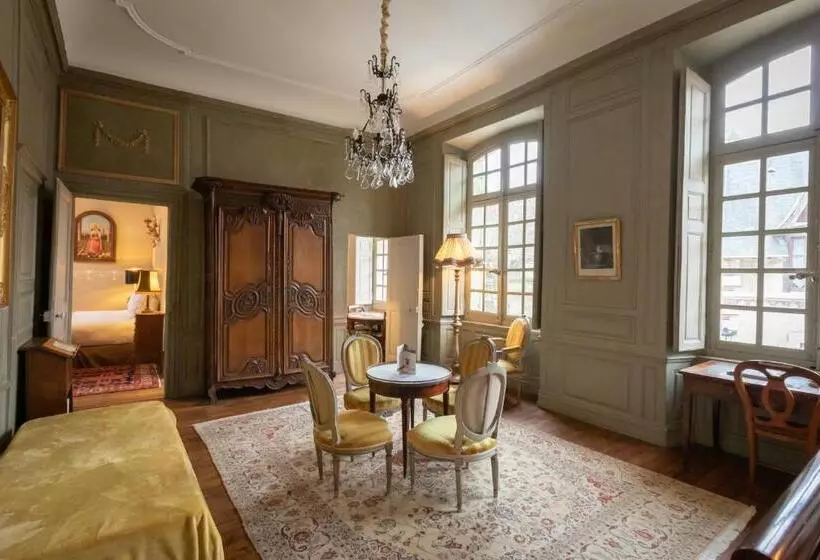 L Hotel De Panette, Un Exceptionnel Château En Ville   Cathédrale