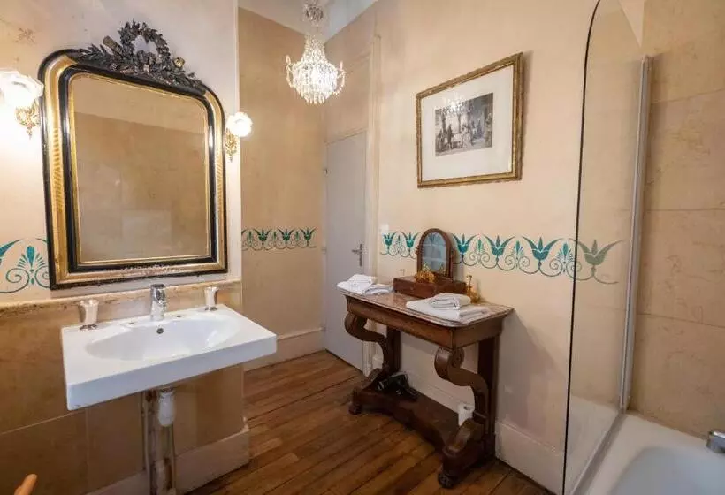 L Hotel De Panette, Un Exceptionnel Château En Ville   Cathédrale