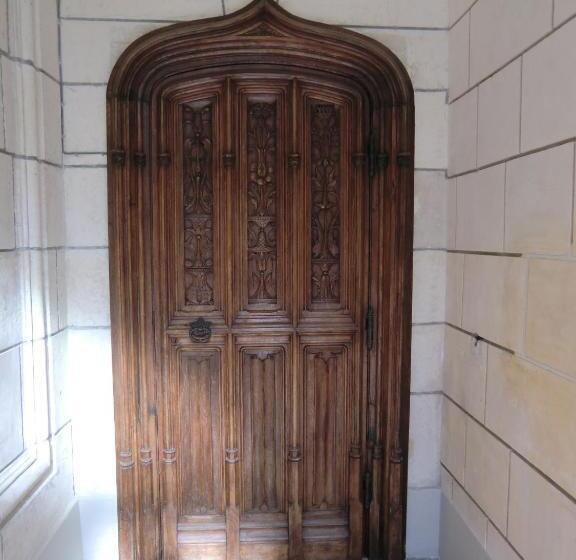 L Hotel De Panette, Un Exceptionnel Château En Ville Cathédrale