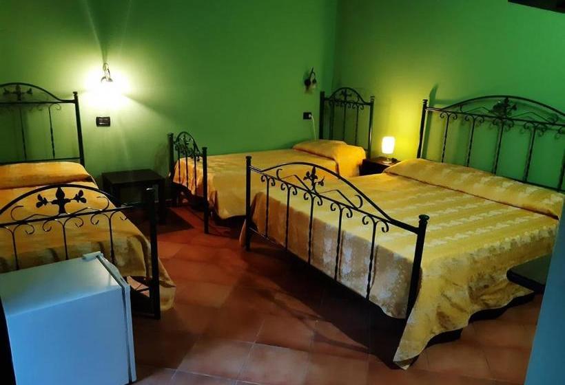 هتل Agriturismo Il Pozzo Antico